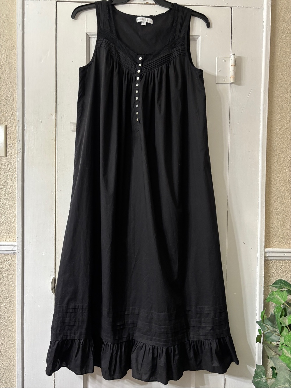 Eileen West Black Ballet Nightgown - Picture 13 of 14